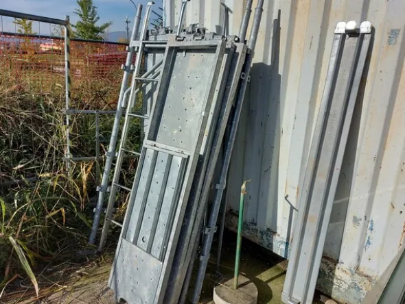 30#5641 Container ed attrezzatura edile