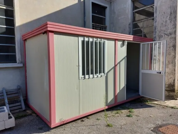 30#5641 Container ed attrezzatura edile