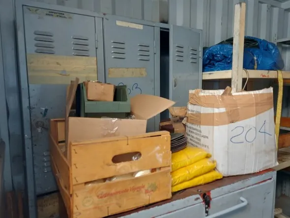 5#12020 Container in metallo, apparecchiature da lavoro con ricambi e indumenti da lavoro