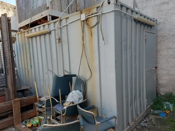 5#12020 Container in metallo, apparecchiature da lavoro con ricambi e indumenti da lavoro