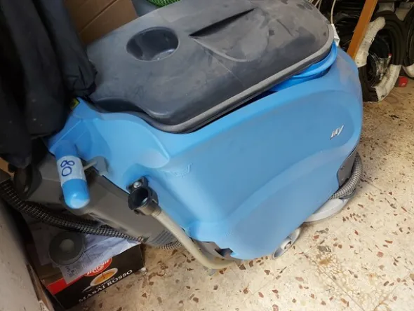 5#12020 Container in metallo, apparecchiature da lavoro con ricambi e indumenti da lavoro