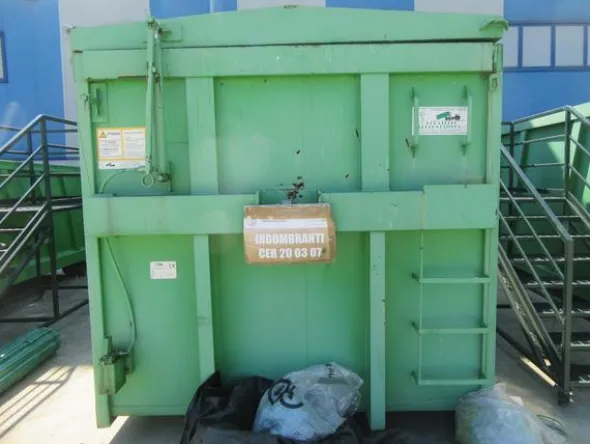 2224#3561 Container Locatelli Eurocontainers