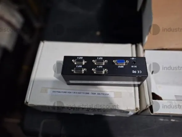 6#9947 Convertitorie distributori VGA
