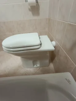 Coppia di sanitari e lavabo Ideal Standard