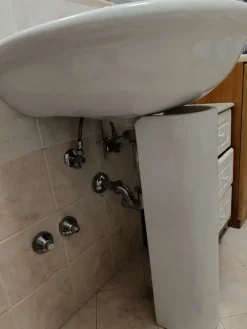 Coppia di sanitari e lavabo Ideal Standard
