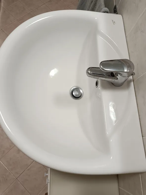 Coppia di sanitari e lavabo Ideal Standard