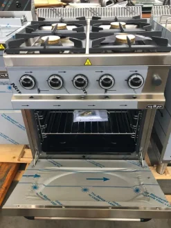 CUCINA 4 FUOCHI CON FORNO