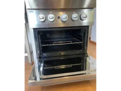 Cucina 4 fuochi con forno a gas SEMINUOVA