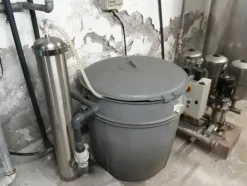 9#3675 Deionizzatore centralizzato e analizzatore automatico Alisei