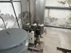 9#3675 Deionizzatore centralizzato e analizzatore automatico Alisei