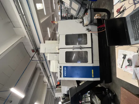 Due Hurco VMX 42, Un Hurco VMX30, Un hurco VM10HS