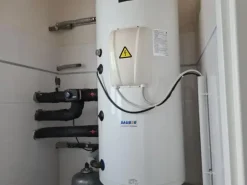 #13244 Due negozi ex centri medici