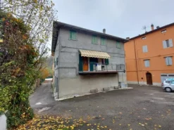 #14690 Due uffici con garage e cantina