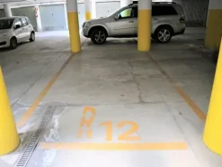 #19872 Due uffici e diciannove posti auto