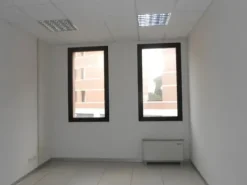 #19872 Due uffici e diciannove posti auto