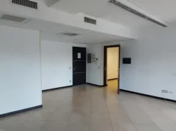 #18944 Due uffici in complesso residenziale con piscina