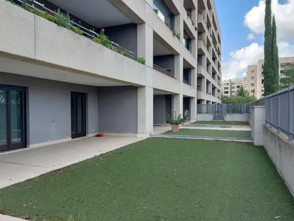 #18944 Due uffici in complesso residenziale con piscina