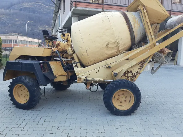 dumper betoniera autocaricante