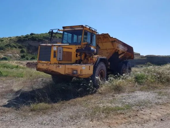 39#4479 Dumper Volvo