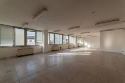#2537729 Edificio cielo terra indipendente con parcheggio sotterraneo privato e ampia area esterna