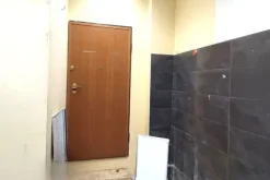 #24098 Edificio commerciale con parcheggio privato