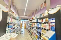 #24098 Edificio commerciale con parcheggio privato