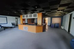 #25736 Edificio direzionale con uffici, mensa e cortile
