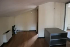 #14857 Edificio terziario con tettoie e corte privata