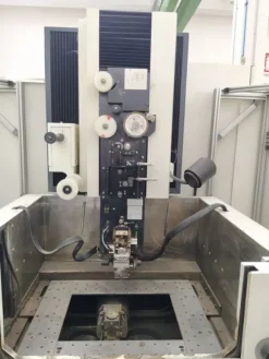 7#8345 Elettroerosione a filo con infilaggio automatico