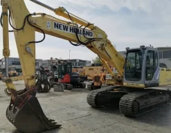 3#5567 Escavatore cingolato New Holland E 245 B
