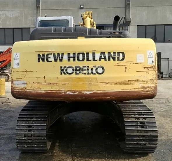 3#5567 Escavatore cingolato New Holland E 245 B
