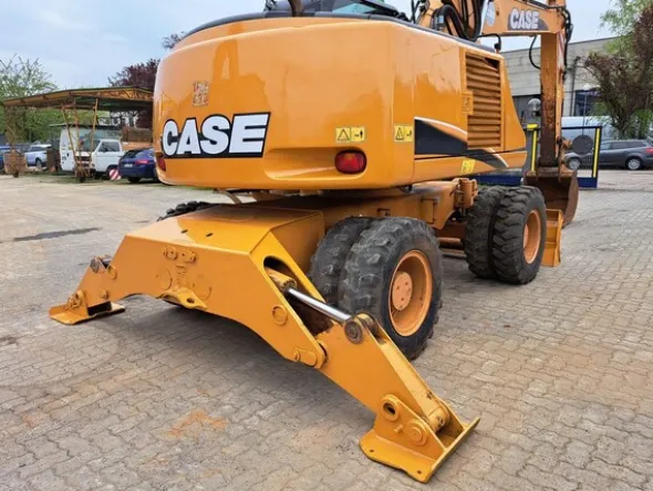 4#8492 Escavatore gommato Case WX 165