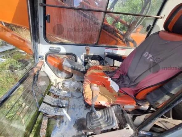 5#9666 Escavatore Hitachi