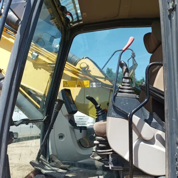 Escavatore New Holland E215C