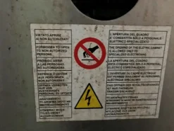 ETICHETTATRICE AUTOMATICA ROTATIVA AUTOADESIVA