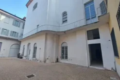#13921 Ex teatro da ristrutturare in complesso storico