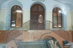 #13921 Ex teatro da ristrutturare in complesso storico