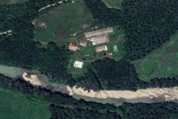 #24633 Fabbricati e terreni per azienda agricola