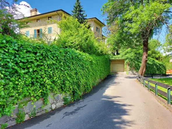 #21602 Fabbricato direzionale con residenza e servizi