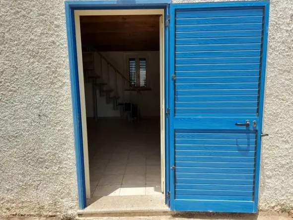 #6845 Fabbricato direzionale con terreni agricoli