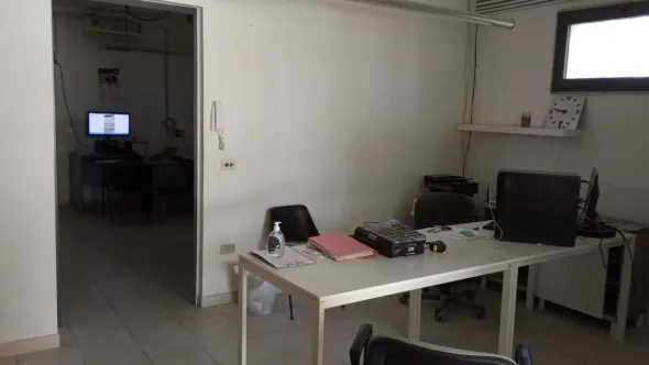 FABBRICATO + TETTOIE + PIAZZALE + TERRENO