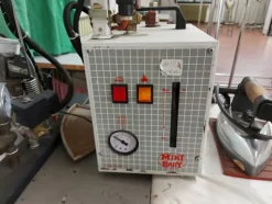 6#7447 Ferri da stiro professionali con caldaia