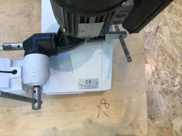 FI995-1339Trascinatore per falegnameria