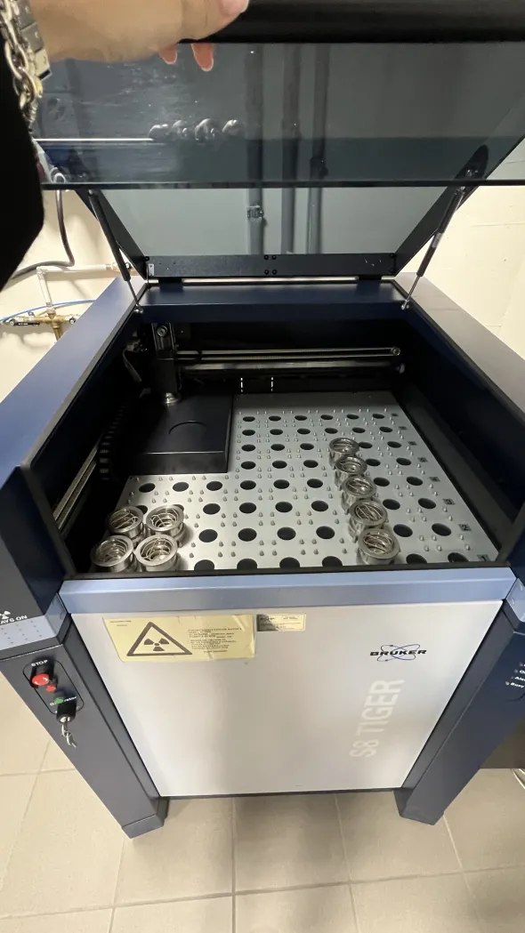 Fluorescenza a raggi x BRUKER S8 Tiger