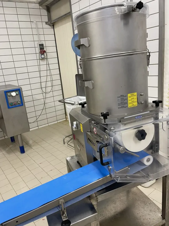 FORMATRICE AUTOMATICA PER HAMBURGER LA MINERVA