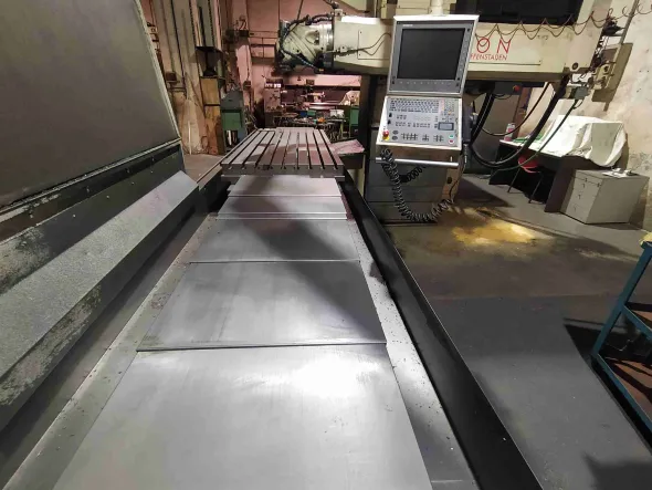 Fresatrice Huron corse asse X 2.500 - Y 1.000 - Z 1.000