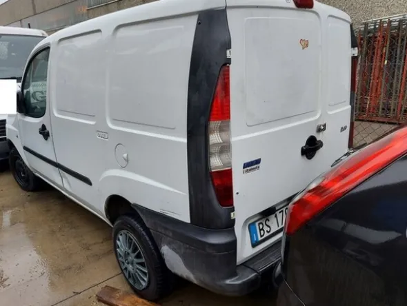 8#5704 Furgone Fiat Doblò