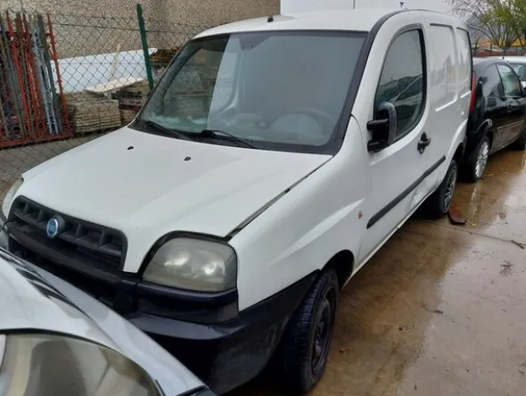 8#5704 Furgone Fiat Doblò