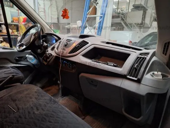 3#9897 Furgone Ford Transit