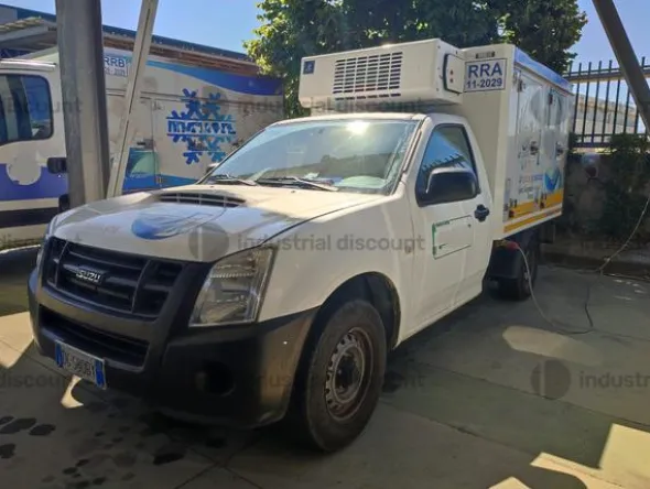 4#9451 Furgone isotermico Isuzu